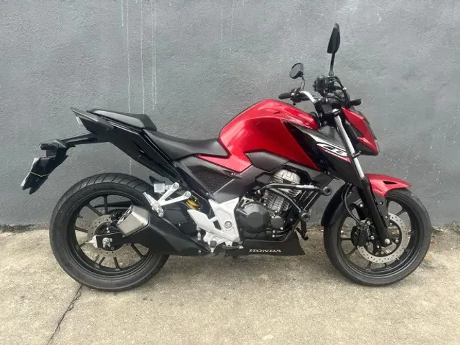 HONDA CB 300F TWISTER ABS 2025 VERMELHA 