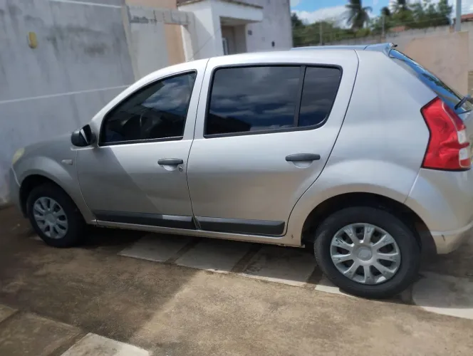 Renault Sandero Authentique Hi-flex 1.0 16V 5P 2012