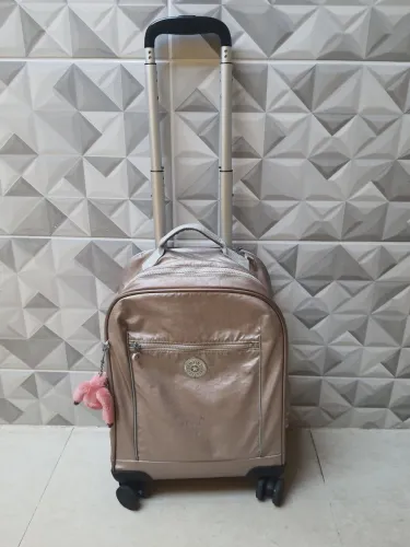 Kit Mochilete e lancheira da kipling original R$800