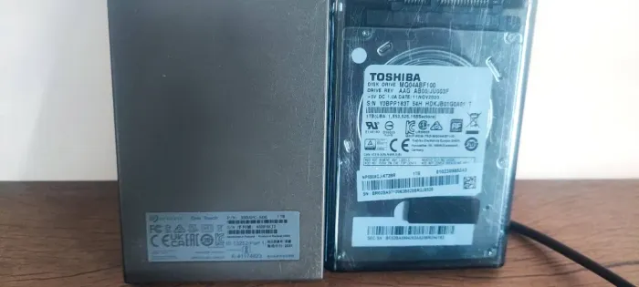 HDs Externos - Ótimo Estado | 2x 1TB + 1x 500GB cada