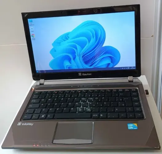 Notebook Itautec 7440 Core i3 500GB Bateria Boa tudo funcionando