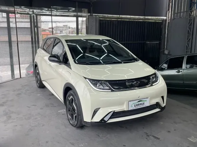 BYD Dolphin EV (Elétrico) 2025