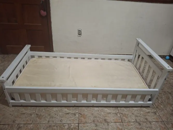 cama infantil/ colchão