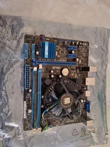 Placa mãe Asus saquete 1155 Intel i3 3.30 GHz memória 8 Gb ram.