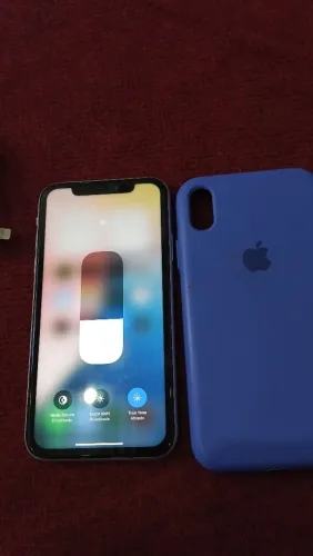 iPhone XR 64gb