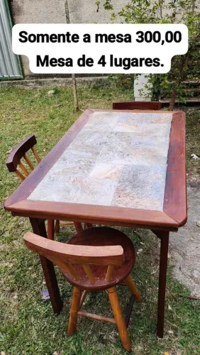 Mesa de 4 lugares