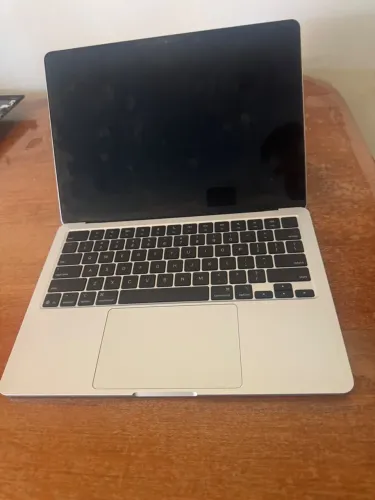 APPLE MACBOOK AIR M4 ? SILVER ? ? Potência, elegância e mobilidade!