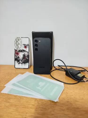 Samsung Galaxy S23 256GB Preto 8GB RAM - Ótimo Estado + Carregador e Brindes