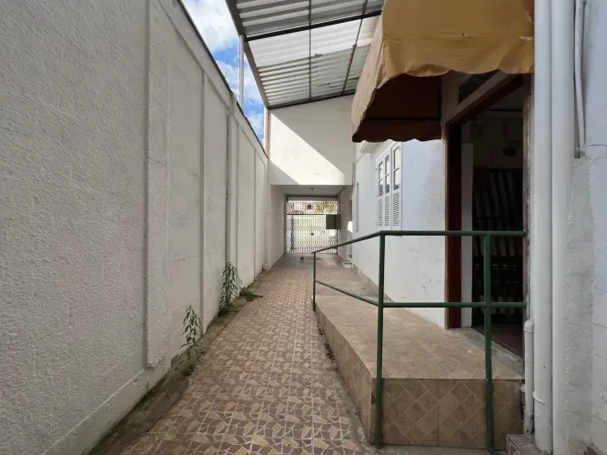 Casa no Centro de Nova Friburgo com potencial residencial e comercial