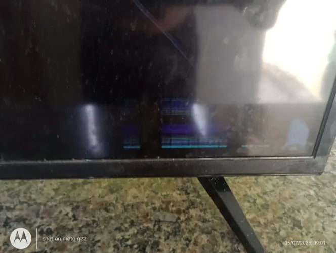 Tv 32 HDMI com tela quebrada