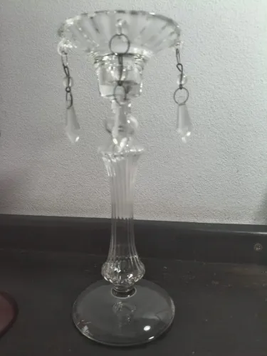 2 Castiçais de Vidro com Pingentes Vermelho e Transparente