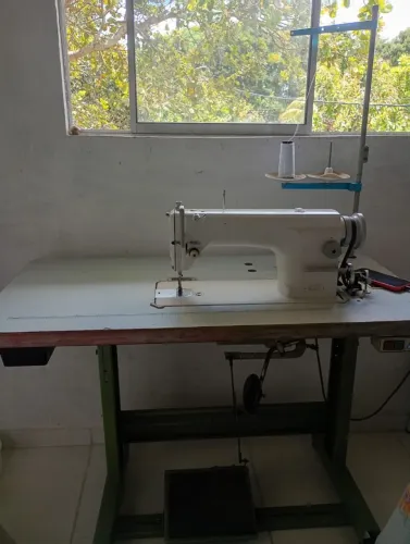 Vende se máquina de costura industrial