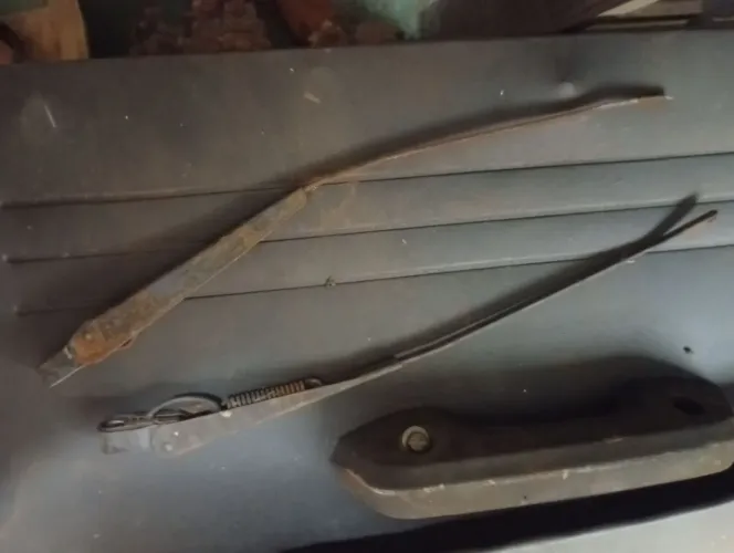 Par de hastes do limpador de parabrisa da Brasília 