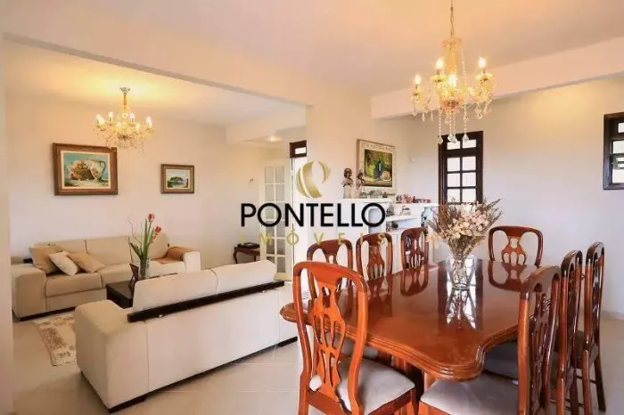 Casa à venda no bairro Mangabeiras, com 465 m² de terreno, 320 m² de área construída, 04 q