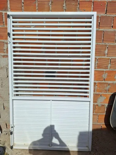 Portão de alumínio