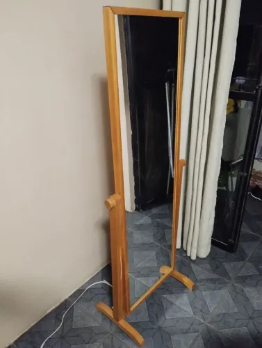 Espelho de chão pivotante (55 x 144 cm)<br>Cor: Nozes<br><br>Id: 303283