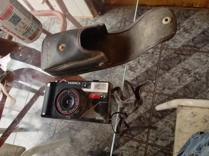 Câmera Yashica Relíquia