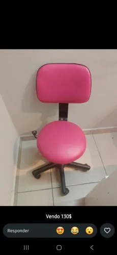 Cadeira Secretária Giratória com Regulagem de Altura - Rosa
