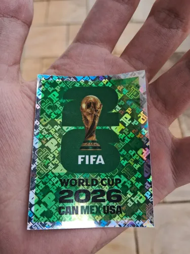Figurinha taça do mundo + 2 perfiladas e 4 jogadores de brinde