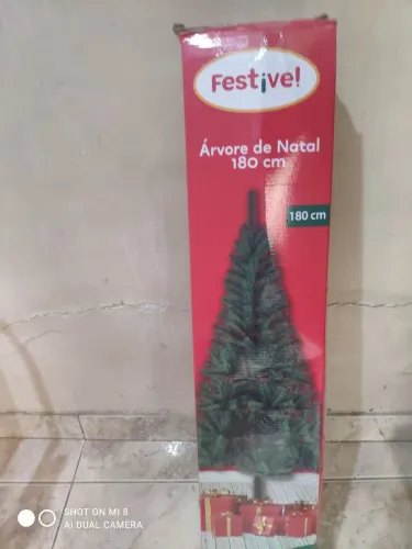 Árvore de natal 1,80cm completa, usada só uma vez!