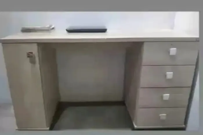 Escrivaninha SEMI-NOVA