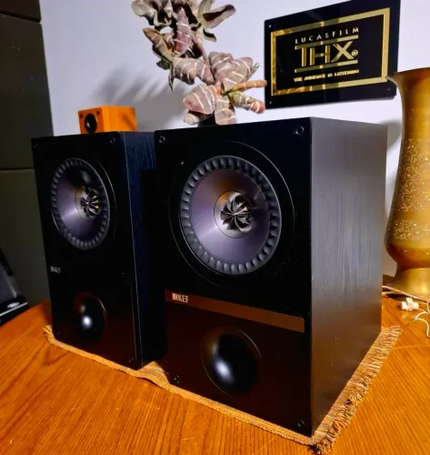 CAIXAS KEF Q100 100W 8ohms 49Hz uni-Q