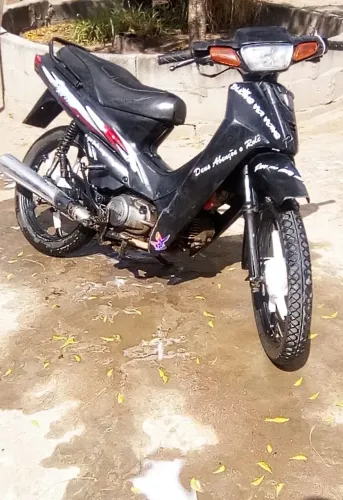 Moto toda boa