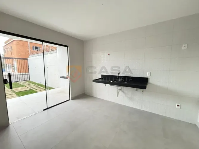 Casa Linear de 3 Quartos com Suíte e Área Gourmet no Residencial Centro da Serra