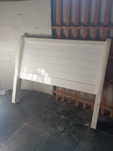Cama de Casal Completa com Cabeceira Dupla Face (Preto/Branco) - Desapego