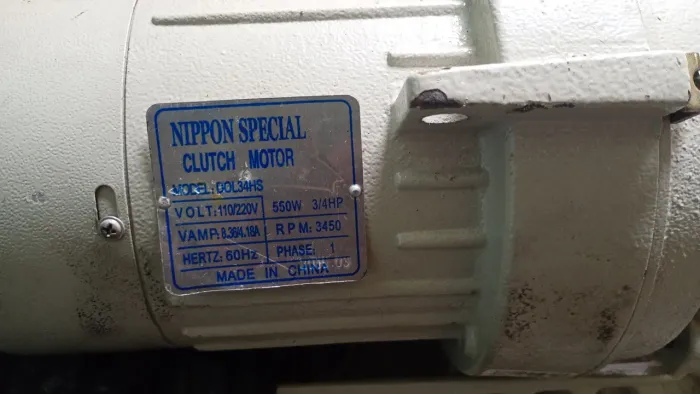 motor de embreagem para máquina de costura industrial, da marca Nippon Special.