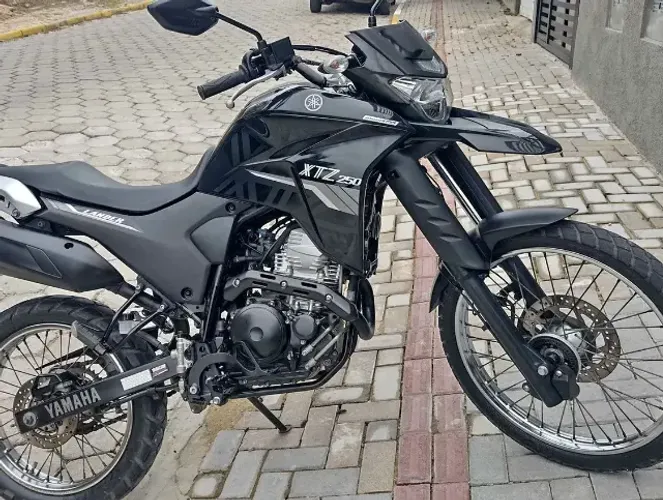 XTZ LANDER 250cc BLACKCAT 2021