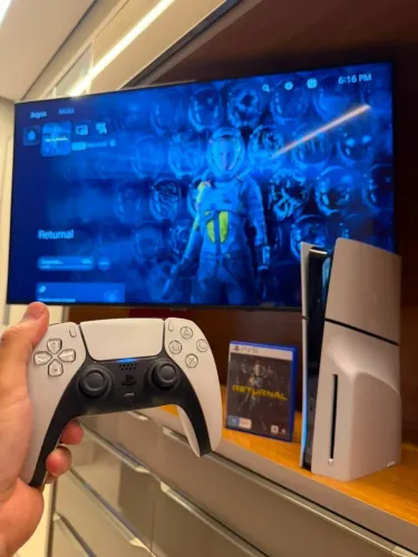 PS5 Slim 1TB com Leitor de Disco + 1 Jogo - Parcelo em até 12x nos cartões