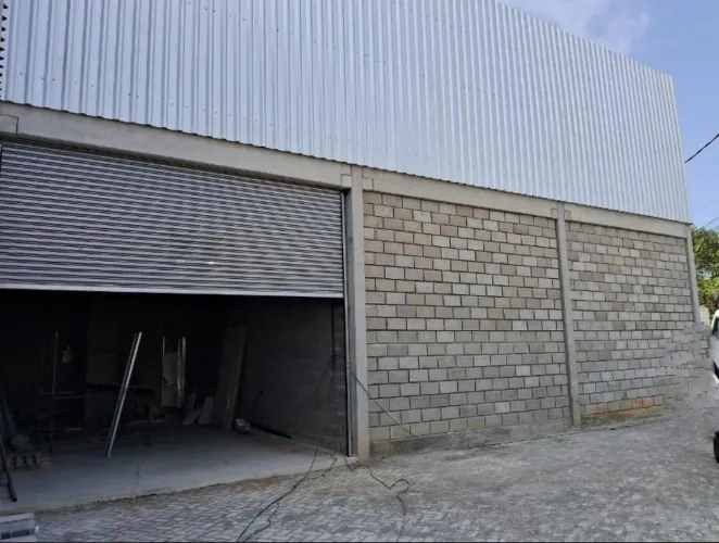 GALPÃO COMERCIAL em Lauro de Freitas - Bahia, Recreio Ipitanga