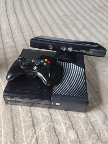XBOX 360 super slim