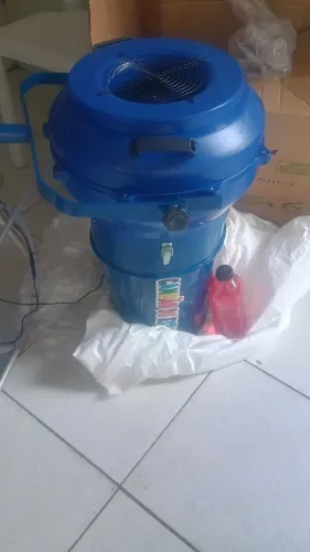 vende se um canhão de espuma para futebol de sabão .