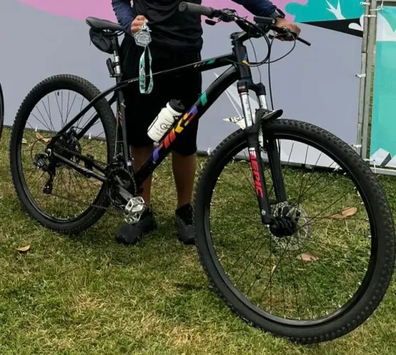 Bike First Lifty Aro 29 - Câmbio Shimano Tourney (Tam 19)