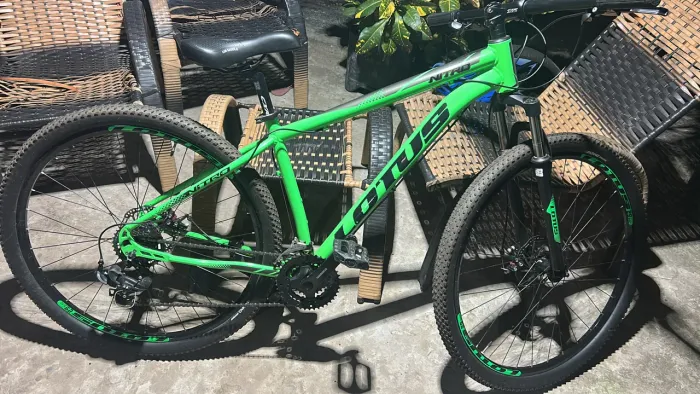 Vendo bicicleta lottus 3 meses de uso semi nova aro 29