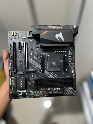 Kit Placa mãe AORUS ELITE B550 e RAYZEN 5 5500X3D