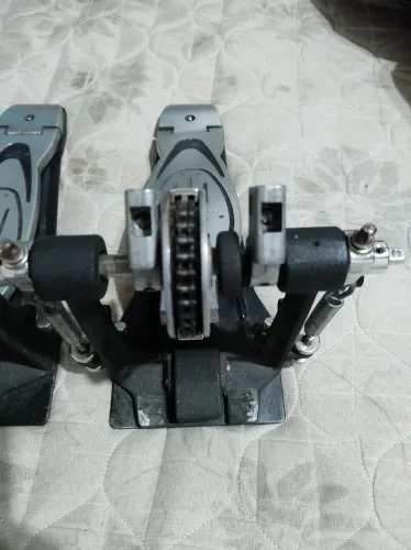 Pedal duplo pearl