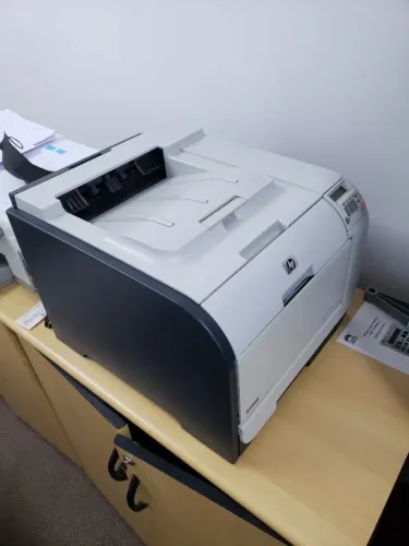 Impressora Color Laser Jet CP2025 toner preto e branco