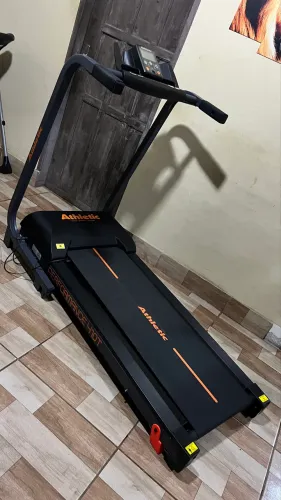Esteira Athletic PERFORMANCE 410T apenas R$ 2100
