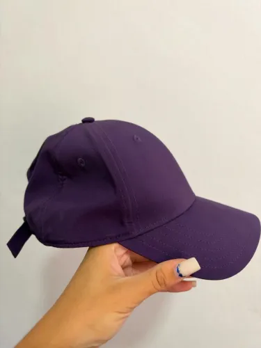 Boné roxo adidas