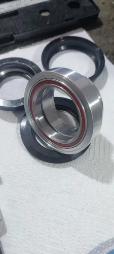 Usinagem/ torneiro mecânico/ fabricação de peças 