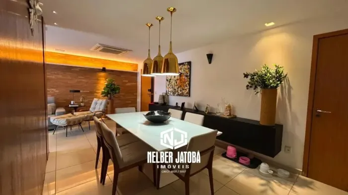 Apartamento em Ponta Verde 3 suítes, escritório, 2 vagas, 140m², a 2 quadras da praia