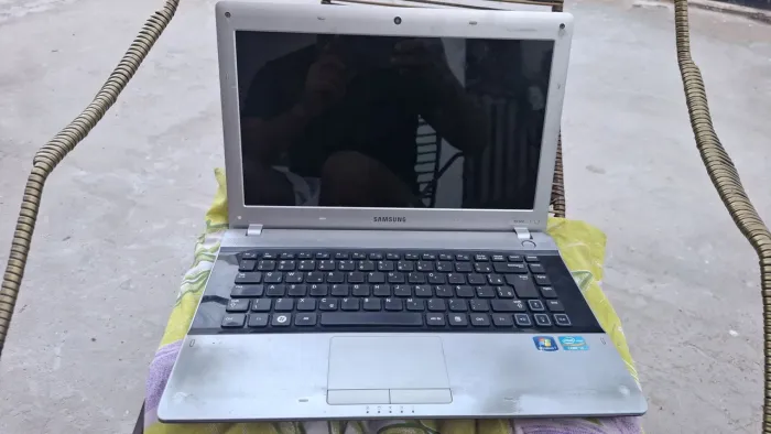 Vendo notebook Samsung para retirada de Peças 