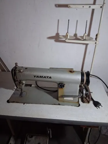 Máquina reta industrial