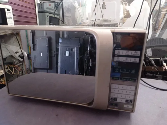 Microondas Midea 20 litros cinza