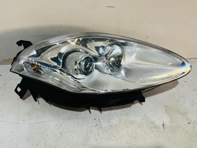 Farol do Fiat Bravo original lado direito passageiro 2013 2016