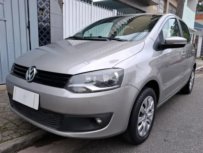 Volkswagen Fox 1.0 MI Total Flex 8V 5P 2013