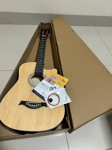 Violão acústico clássico